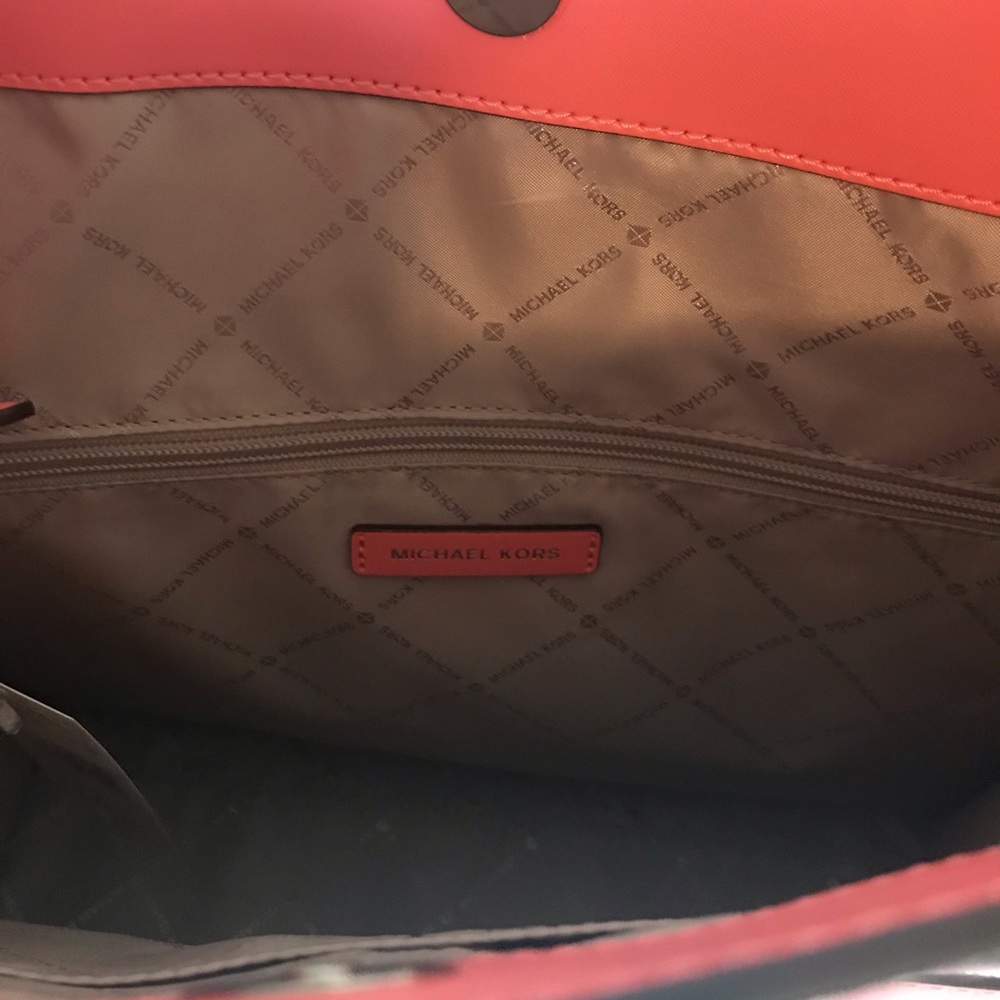 Michael Kors Kenly Large Signature Logo Tape Tote - Picture 8 of 8
